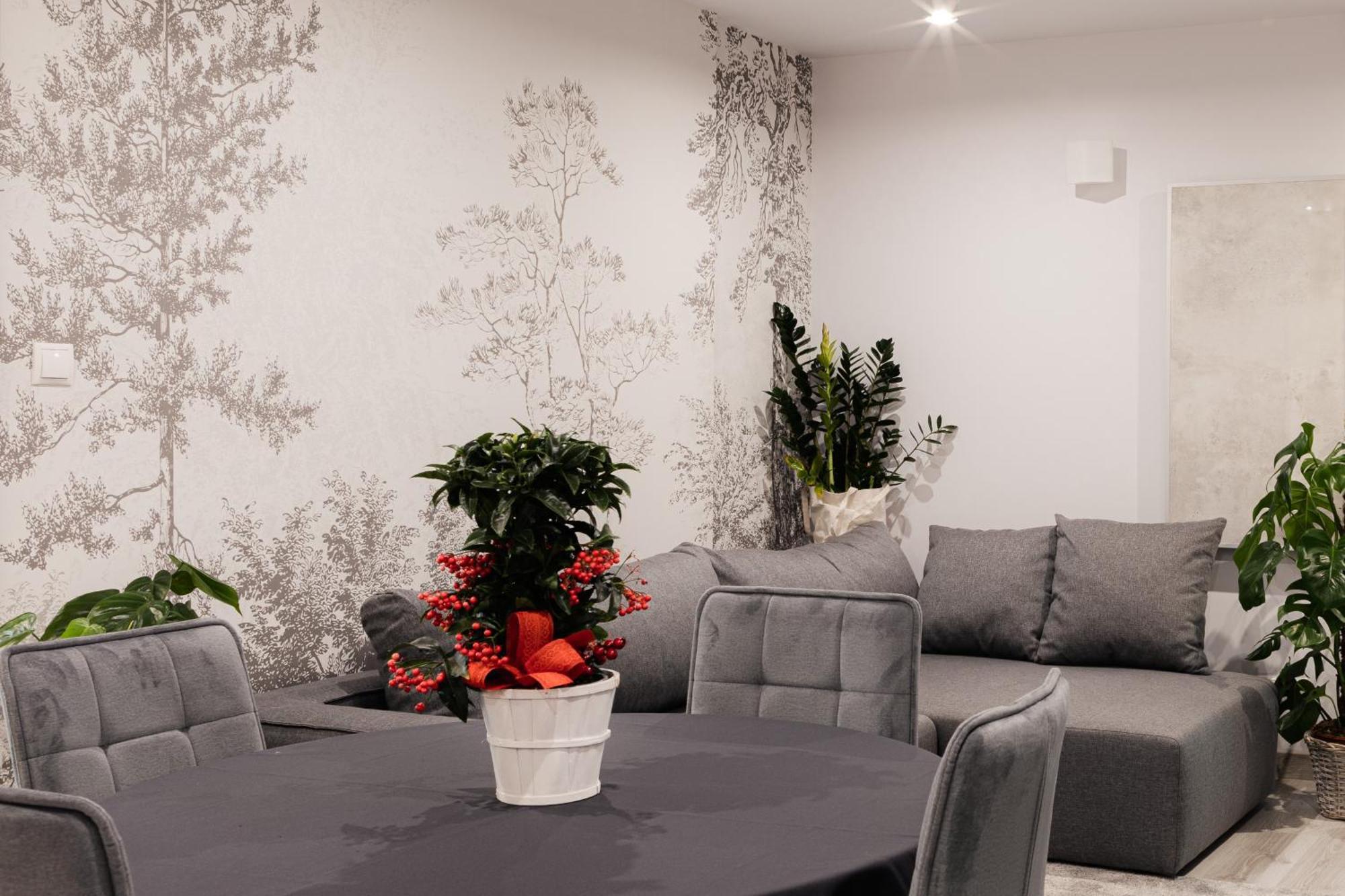 Royal Apartments & Spa Zakopane-Cyrhla ภายนอก รูปภาพ